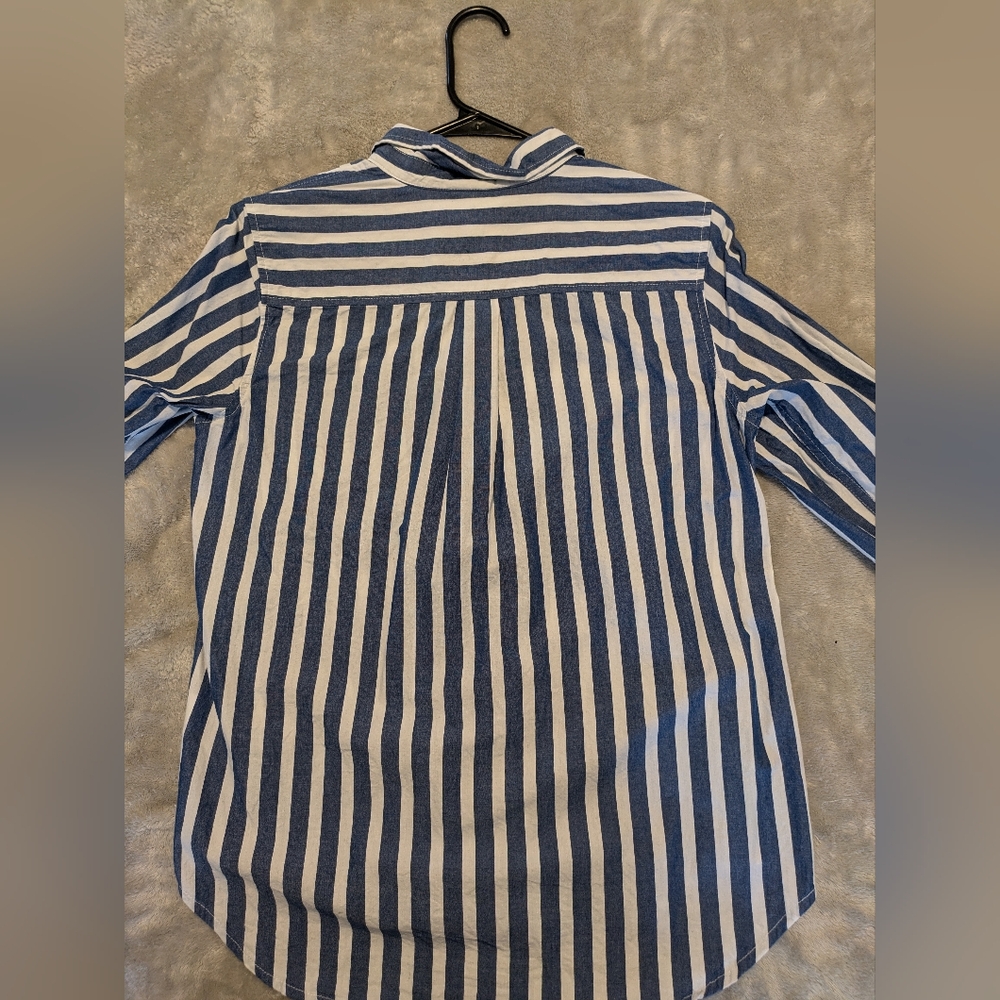 Gap women's blue and white stripe button up size small - Picture 2 of 5